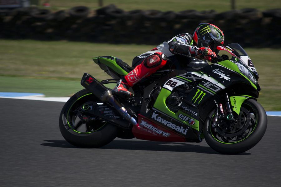 a WorldSBK grid or pit lane before a race, conveying the weekend format for a newcomer